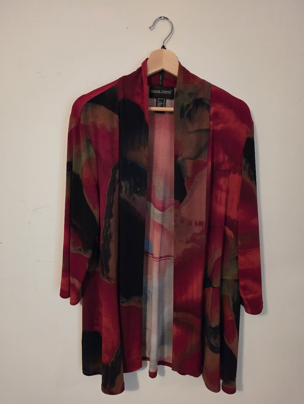 Georgeous Open-front Frank Lyman cardigan,vibrant, abstract multi-color print.